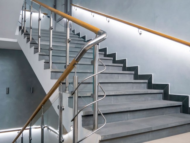 Reinigung und Instandhaltung von Stiegenhäusern und Tiefgaragen © Shutterstock